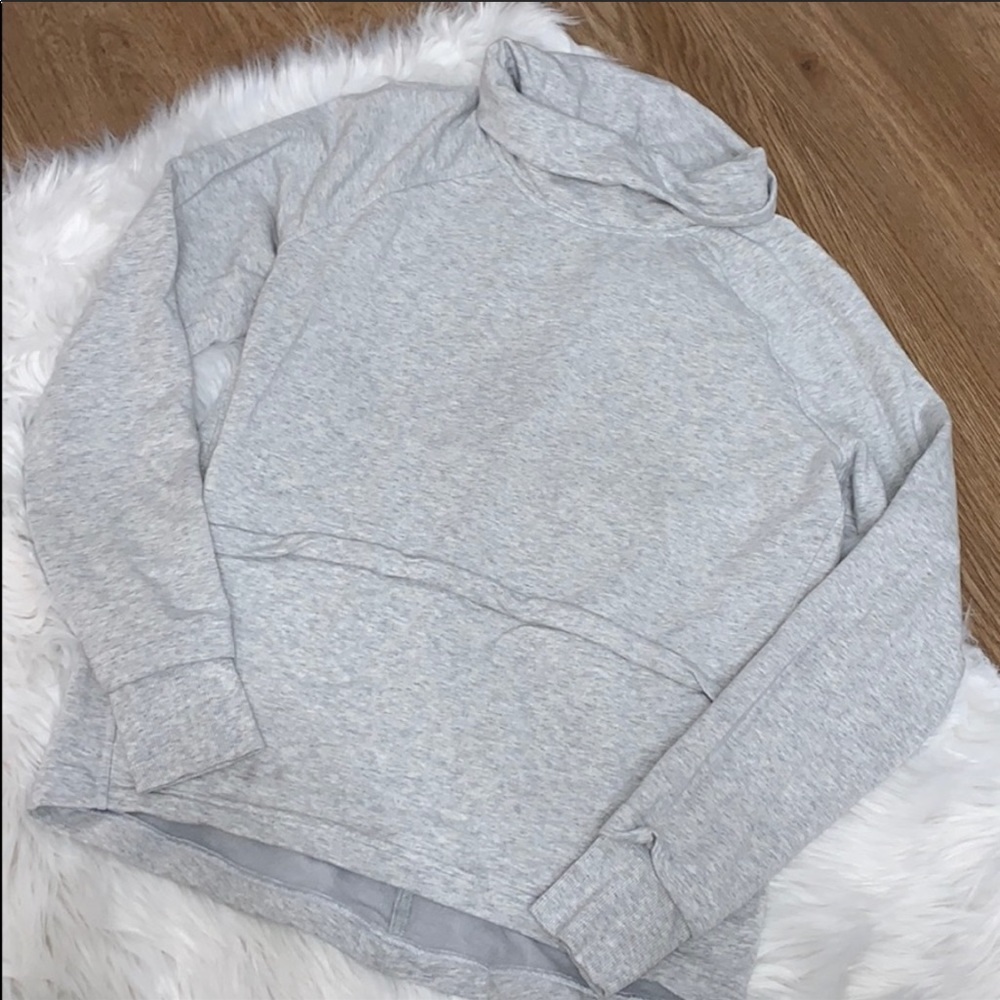 Lululemon sweatshirt size 4